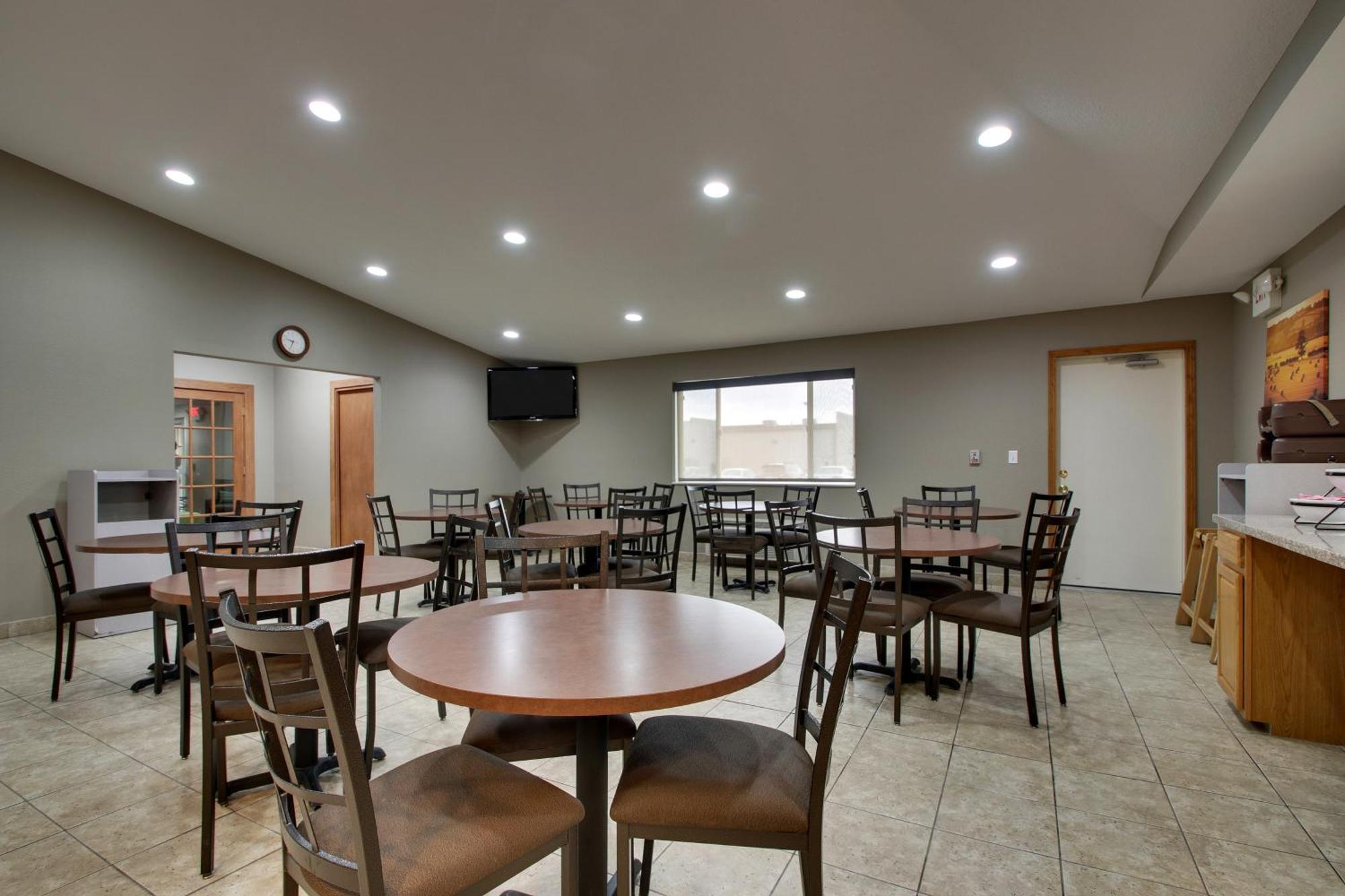 Everspring Inn & Suites Oskaloosa Ngoại thất bức ảnh