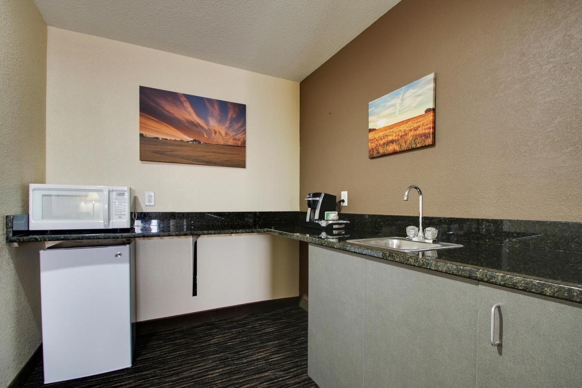 Everspring Inn & Suites Oskaloosa Ngoại thất bức ảnh