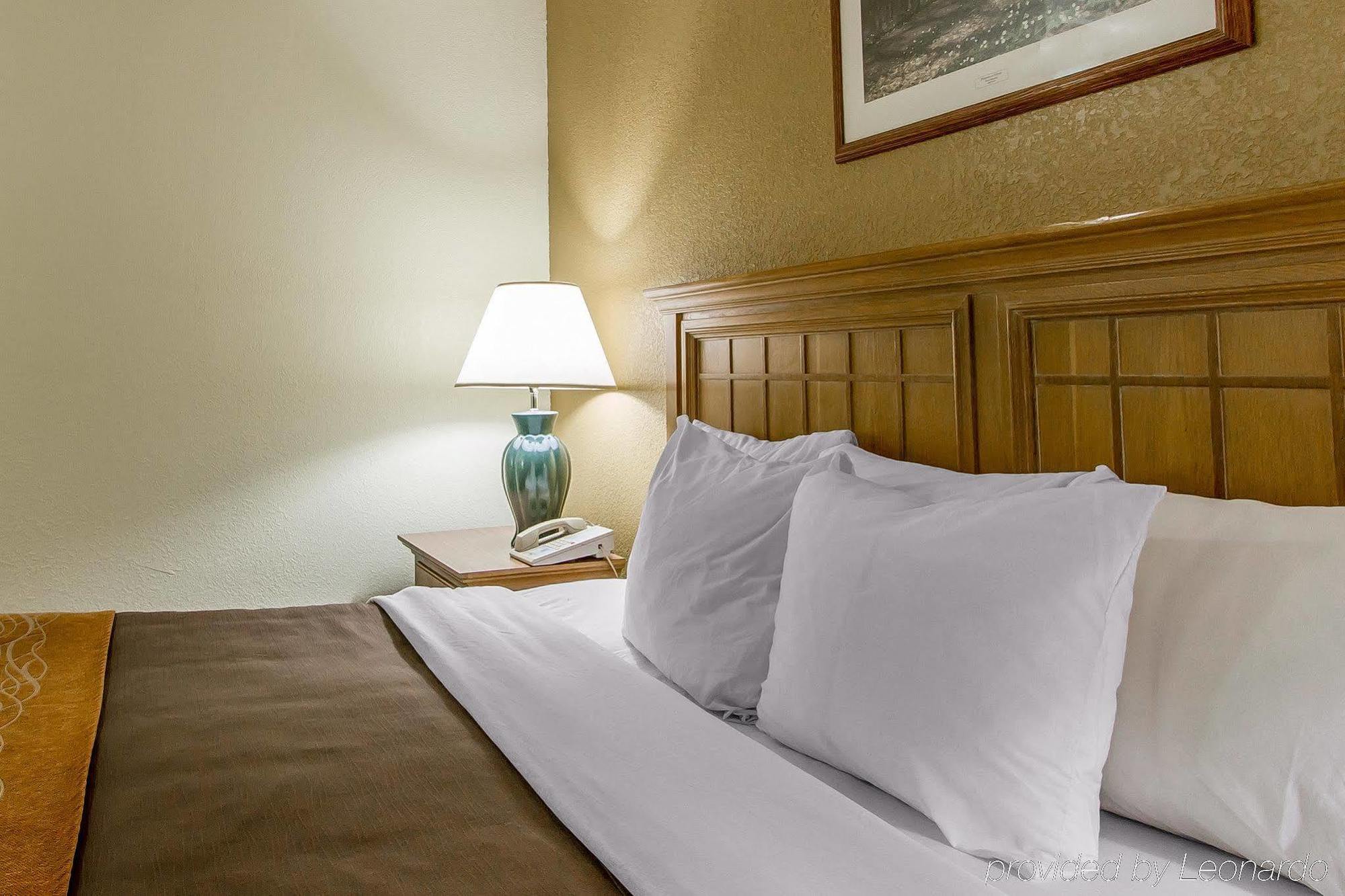 Everspring Inn & Suites Oskaloosa Ngoại thất bức ảnh