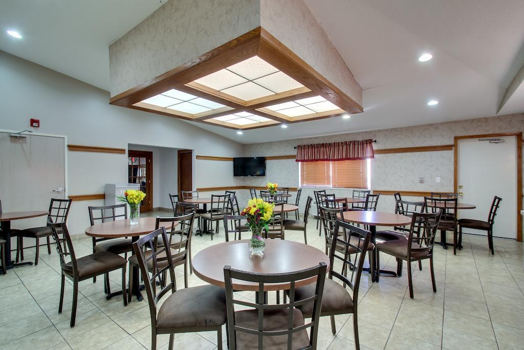 Everspring Inn & Suites Oskaloosa Ngoại thất bức ảnh