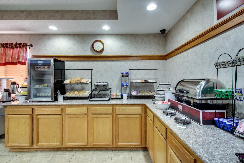 Everspring Inn & Suites Oskaloosa Ngoại thất bức ảnh